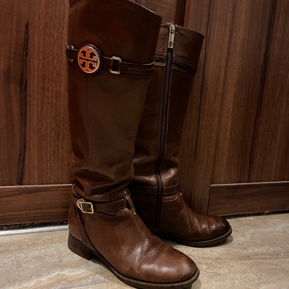 Tory Burch riding boots size 6 in Brown